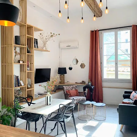 Home Chic Home - Les Suites De La Comedie Montpellier Exterior photo