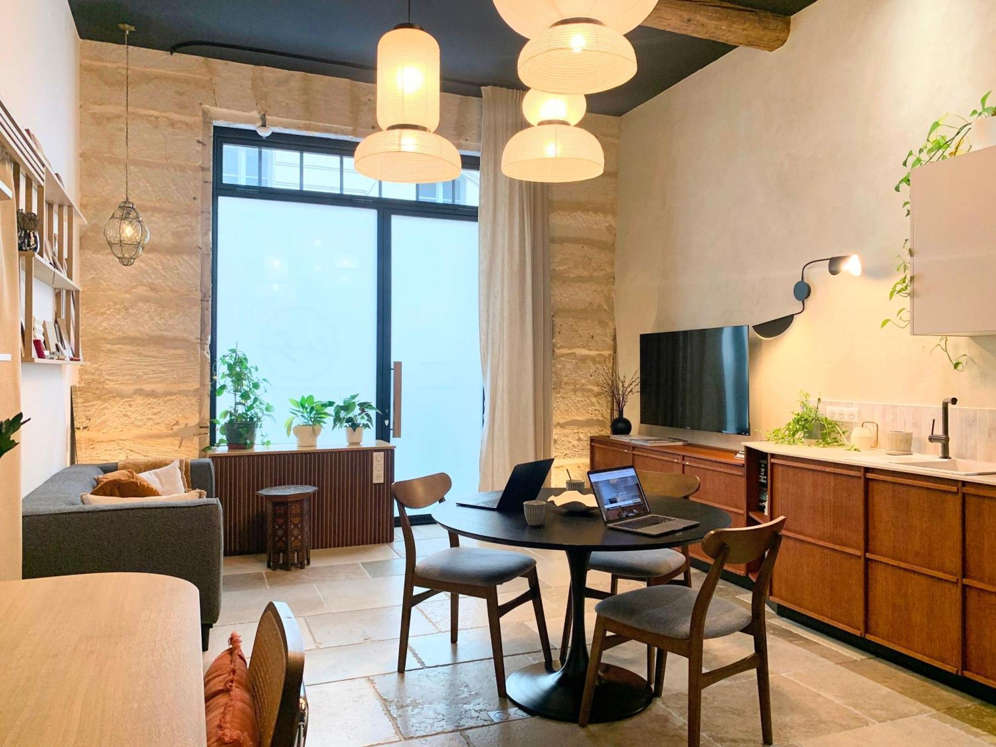 Apartment Chic - Les De La Comedie *